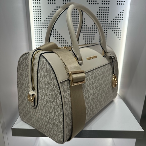 MICHAEL KORS TRAVEL MEDIUM DUFFEL SATCHEL / CROSSBODY BAG LIGHT CREAM MULTI - Picture 4 of 14